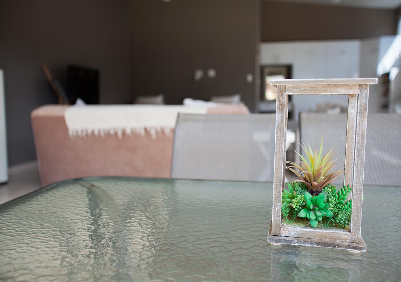 Rnb'S Studio Apartment Windhoek Luaran gambar